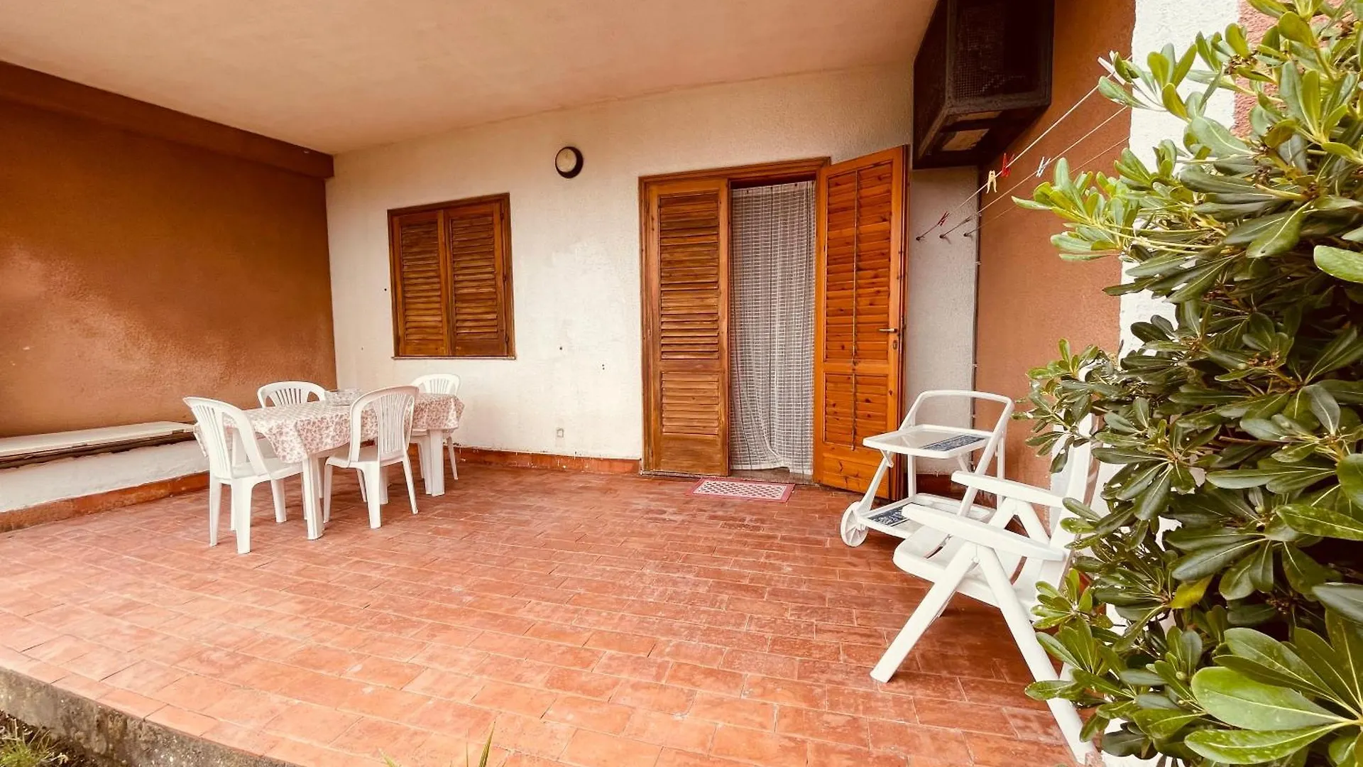 Hola Mediterranean Apartment Vulcano  Italy