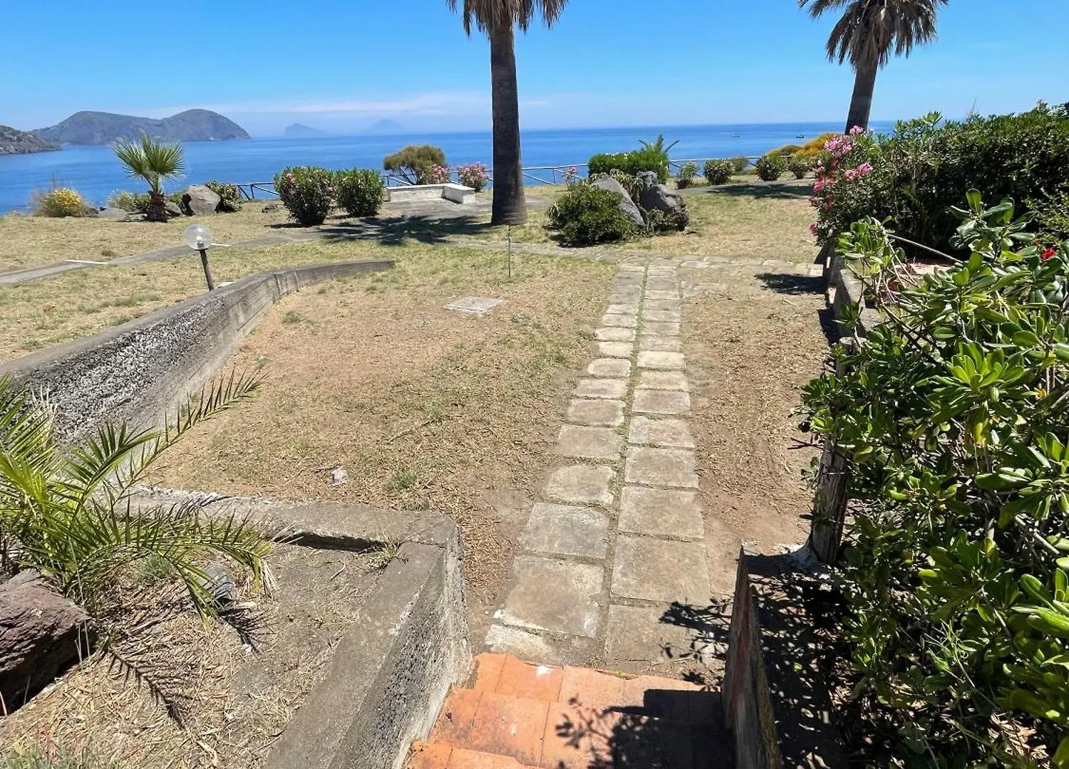 Hola Mediterranean Apartment Vulcano  Italy